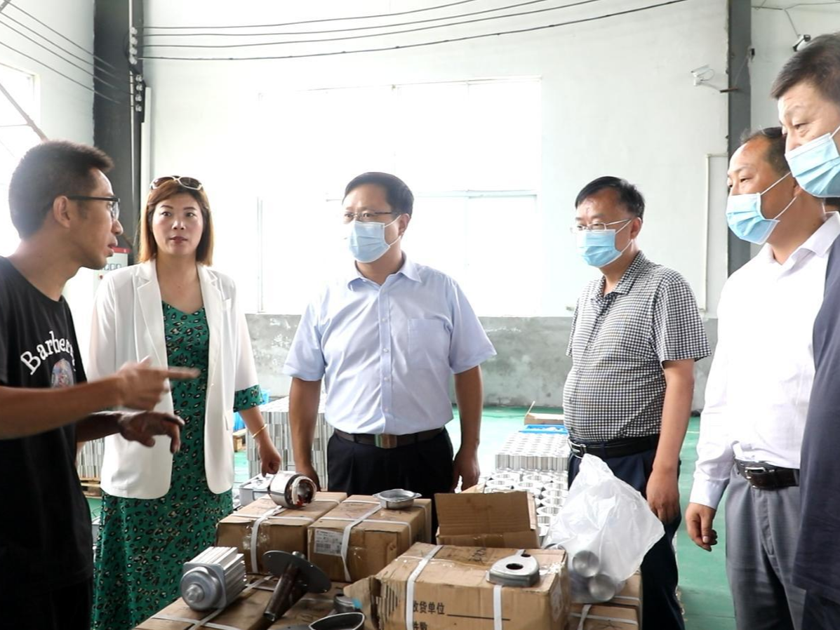 陈建平：全力服务入园企业 确保项目顺利投产