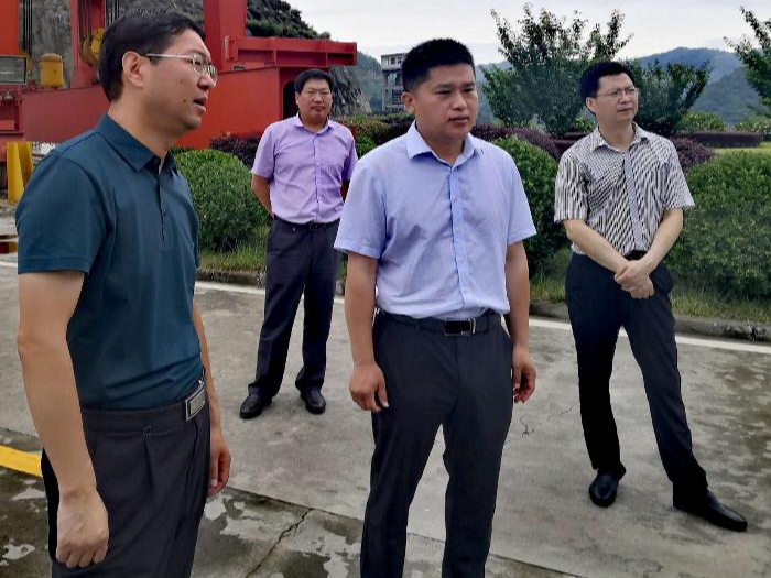 县领导调研相关乡镇强降雨受灾情况
