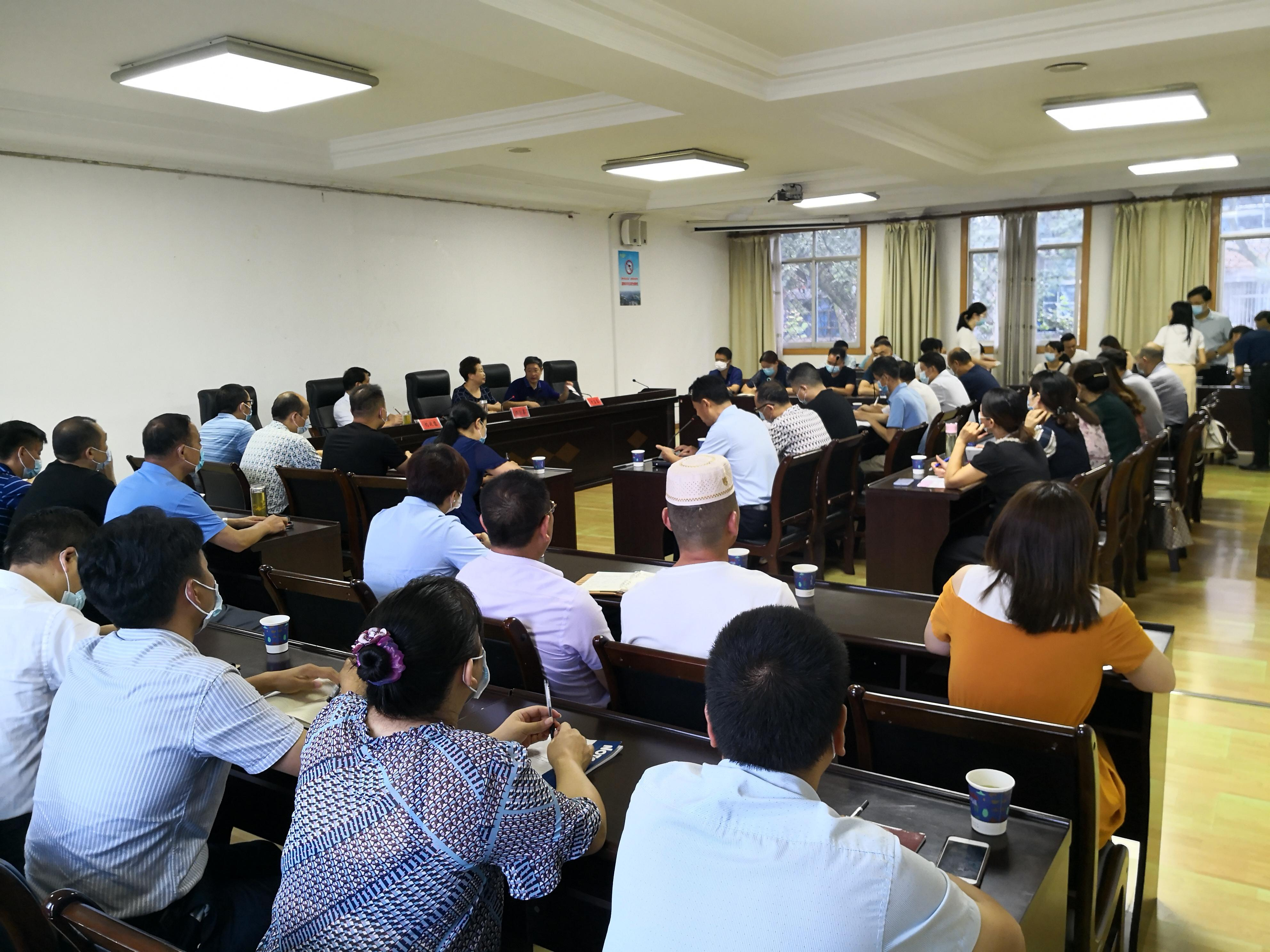 我县召开县域经济发展情况半年通报会