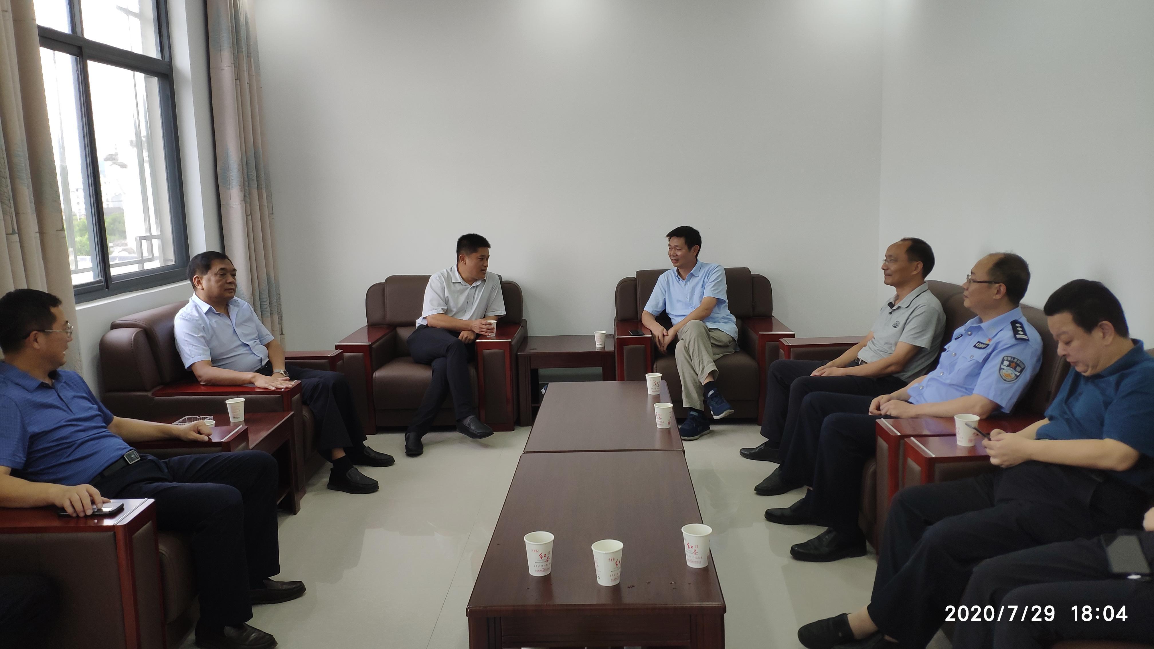 省森林公安局长郭成平来我县调研督导