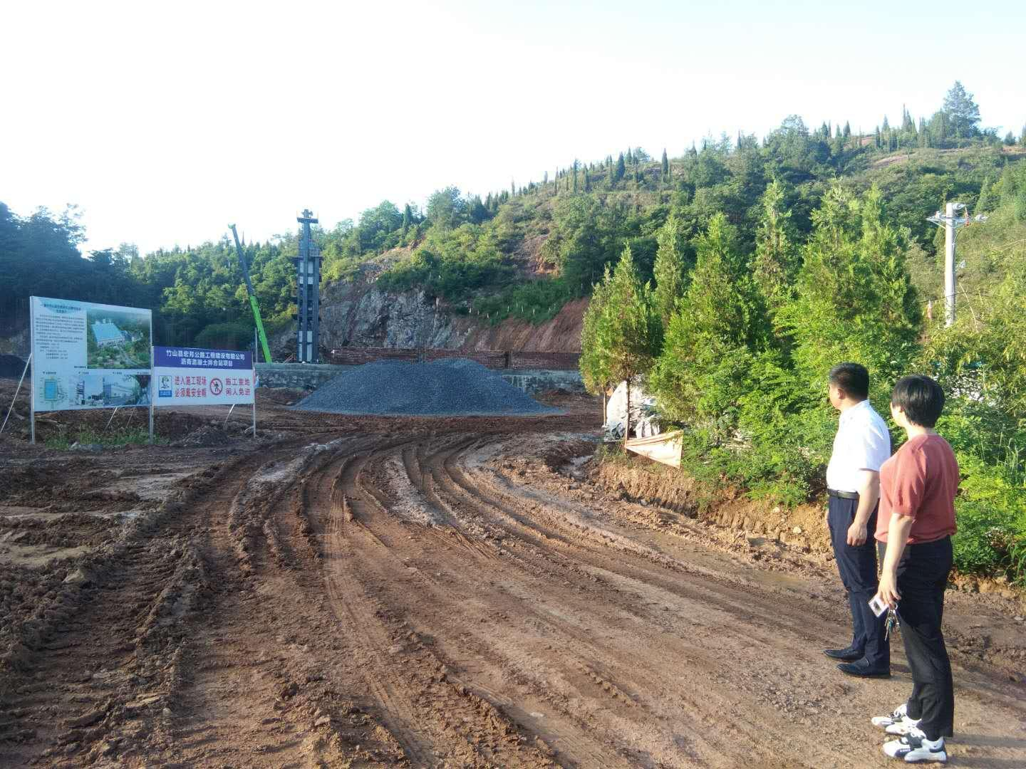 马兰起调研督办擂鼓镇重点项目建设