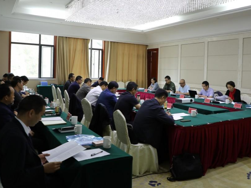 陈建平主持召开县政府常务会议