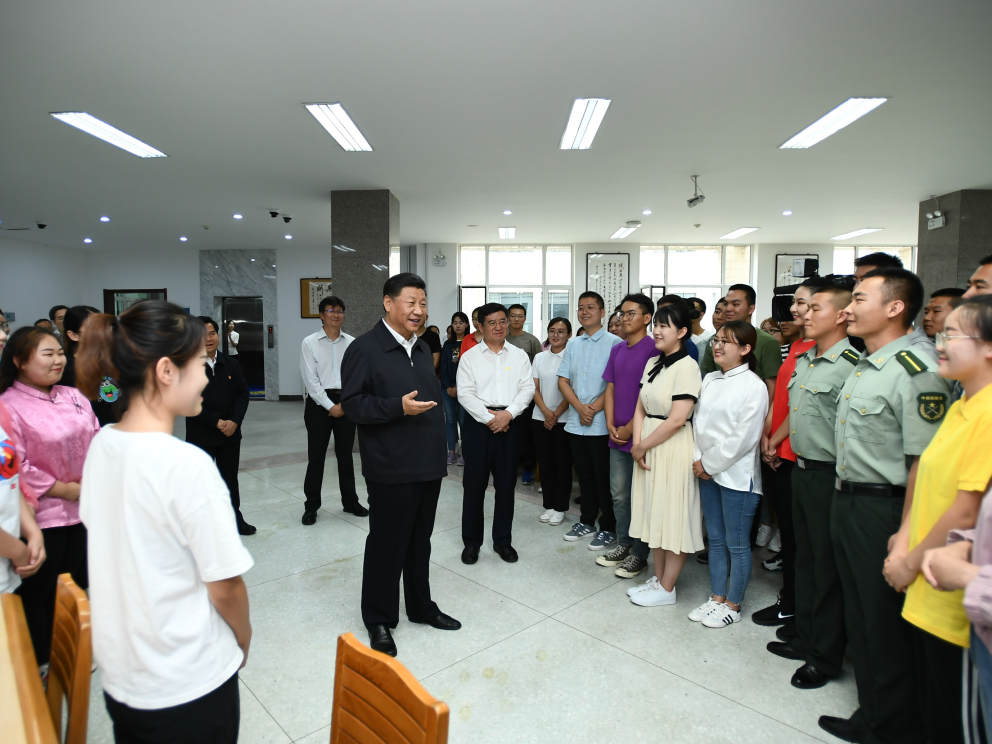 志不求易、事不避難，習(xí)近平這樣鼓勵(lì)青少年