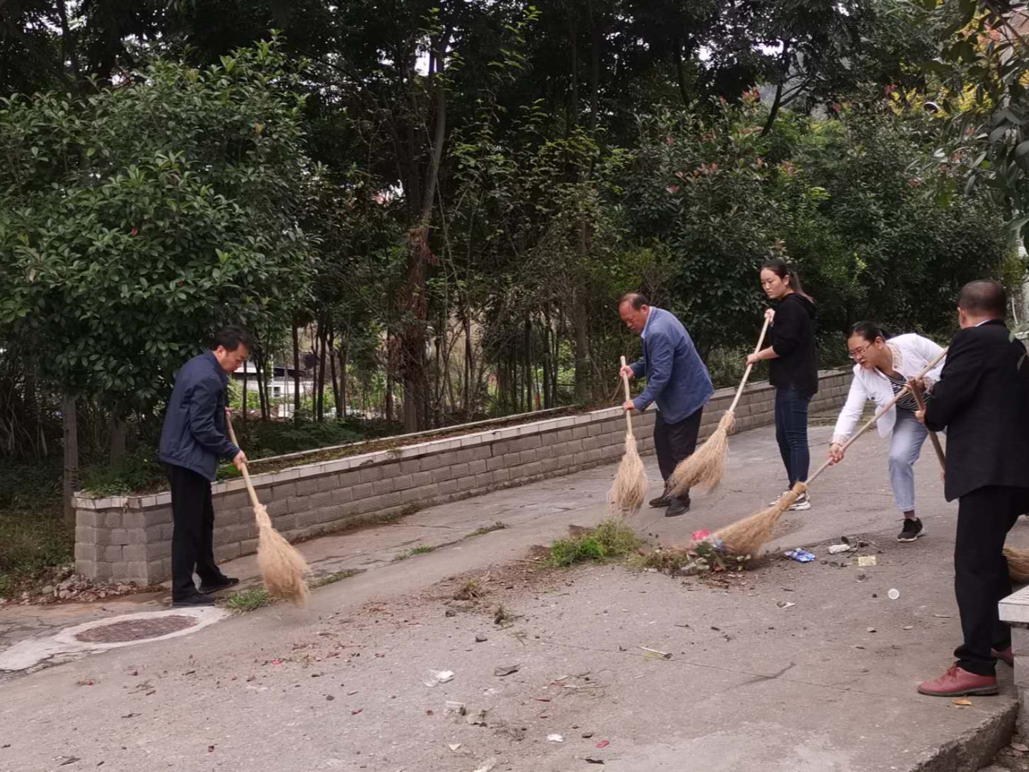 官渡鎮(zhèn)開展愛國衛(wèi)生運動“迎兩節(jié)”