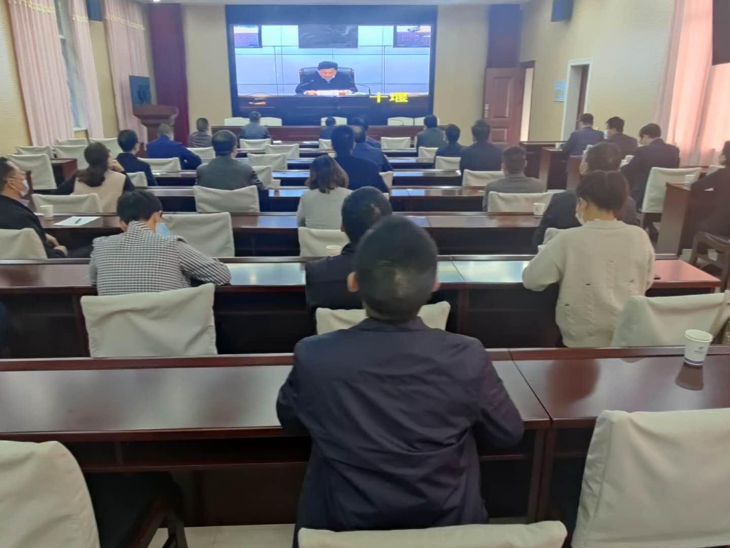 我县收听收看省市三季度经济调度电视电话会