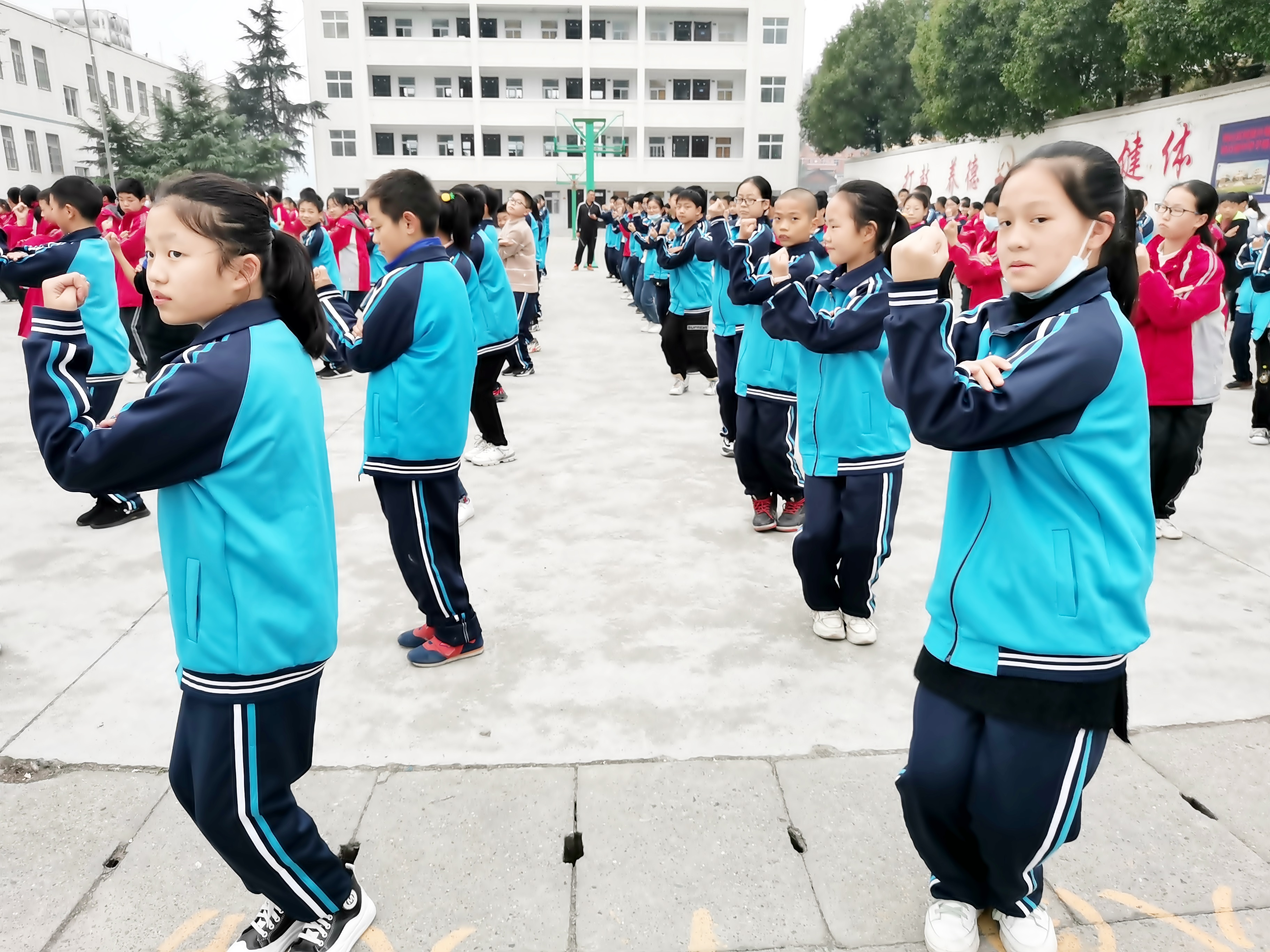 潘口鄉(xiāng)中學(xué)讓武術(shù)之花開滿校園