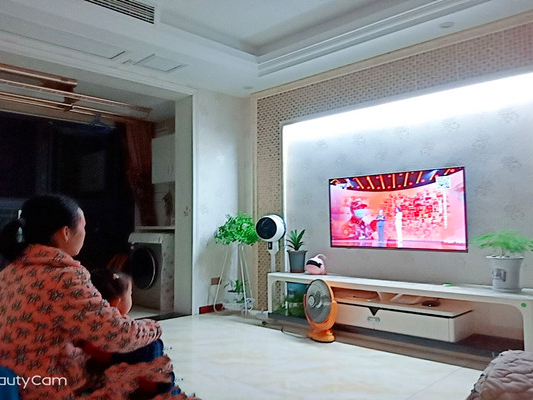 县实验幼儿园组织师幼观看《英雄的人民 人民的英雄》报告会