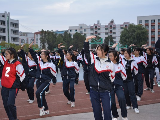 竹山二中：阳光大课间  学生笑开颜