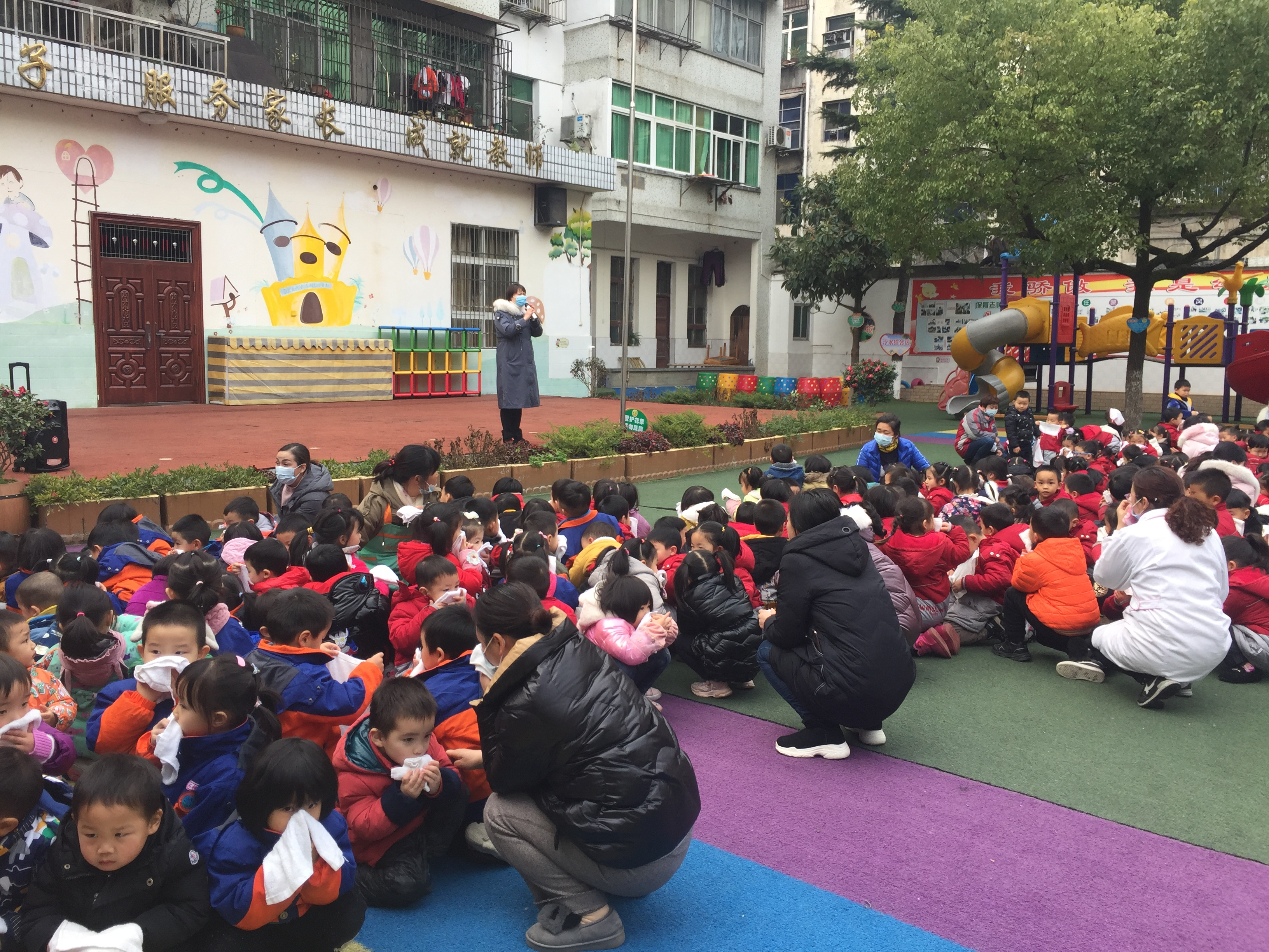 县实验幼儿园开展火灾应急疏散演练