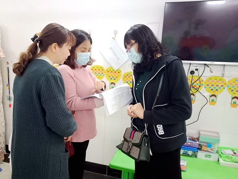 人民路幼兒園開展衛(wèi)生保健工作評審