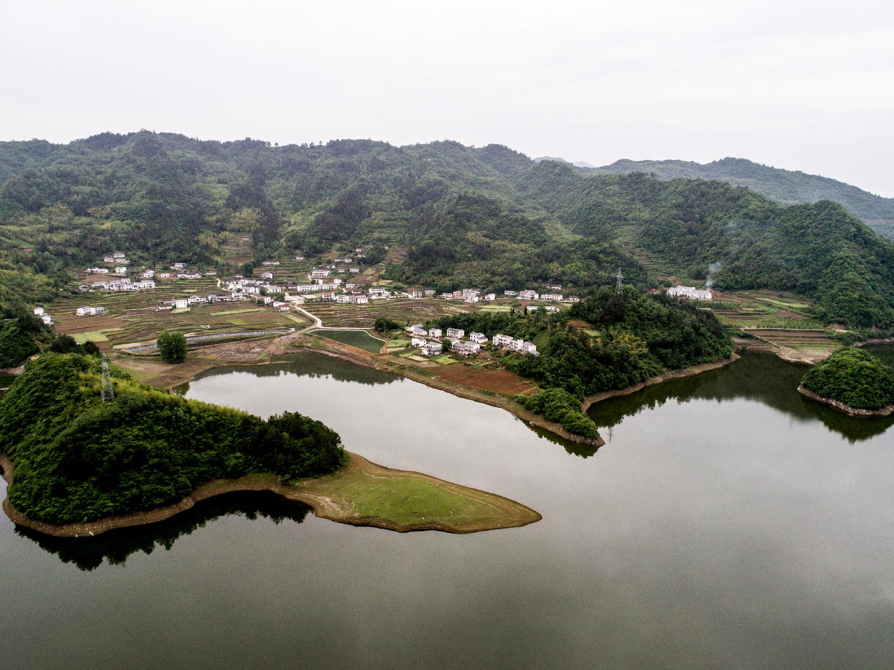 文峰鄉(xiāng)輕土坪村獲評全省美麗鄉(xiāng)村建設(shè)典型示范村