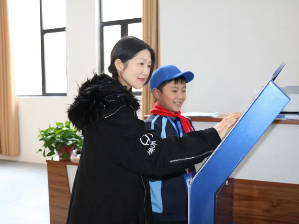 南山外校荣获“湖北省最美校园书屋”称号