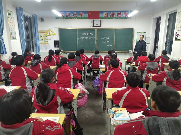 楼台乡《十堰市文明行为促进条例》进课堂