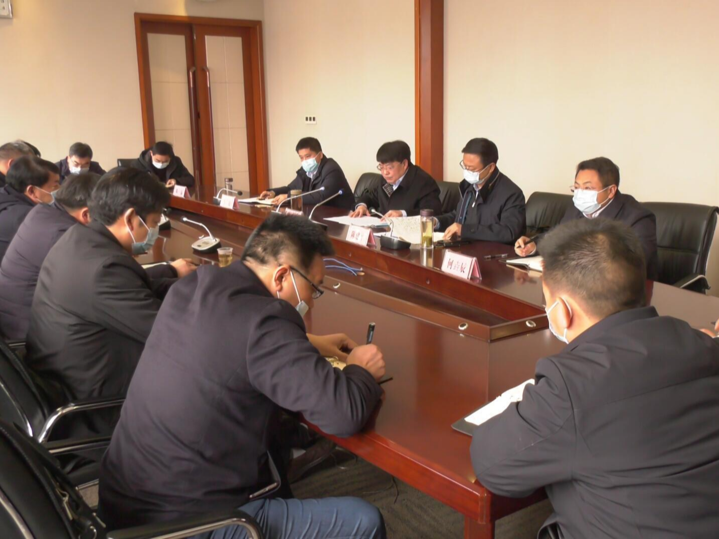 龚举海与乡镇党委书记集中谈心谈话