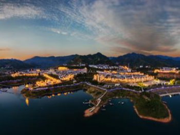 市考评组来我县检查政务公开工作