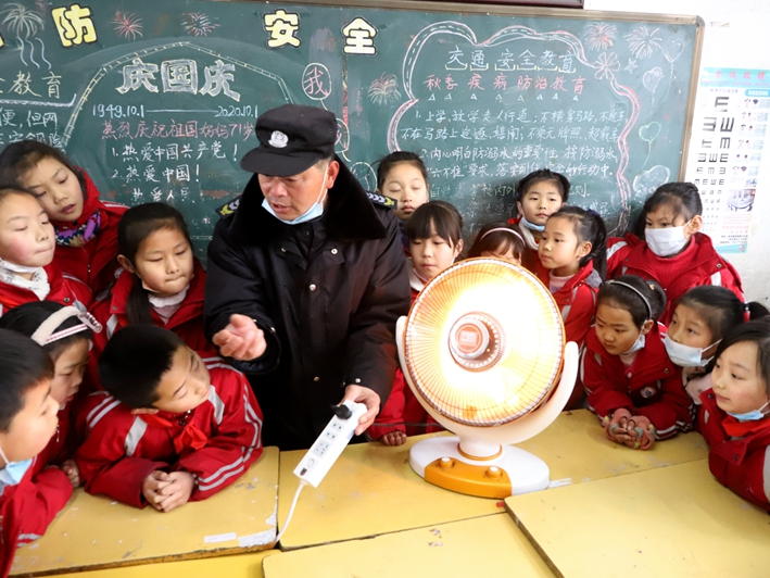 麻家渡镇九年制学校开展安全教育宣讲