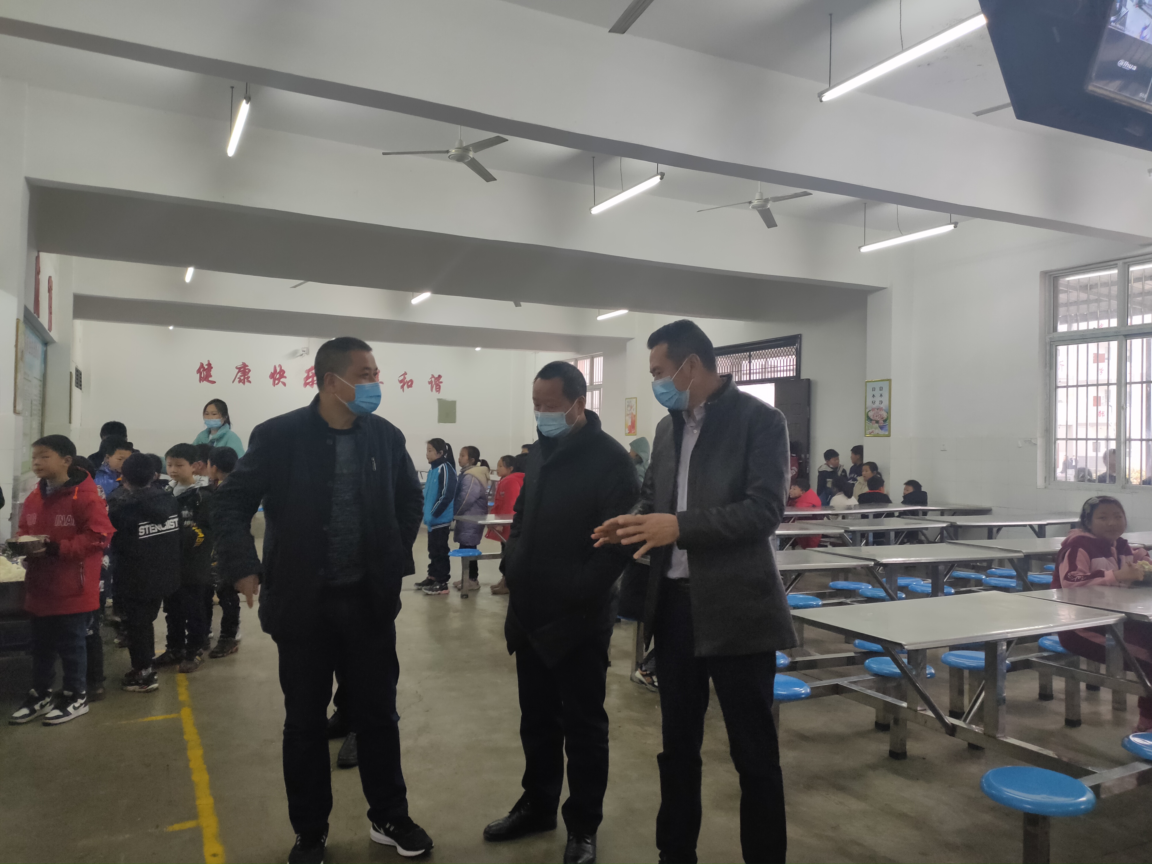 柳林乡检查开学工作