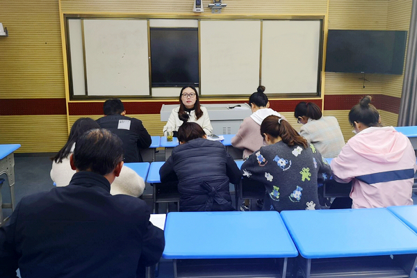 县教研室视导双台乡课堂教学