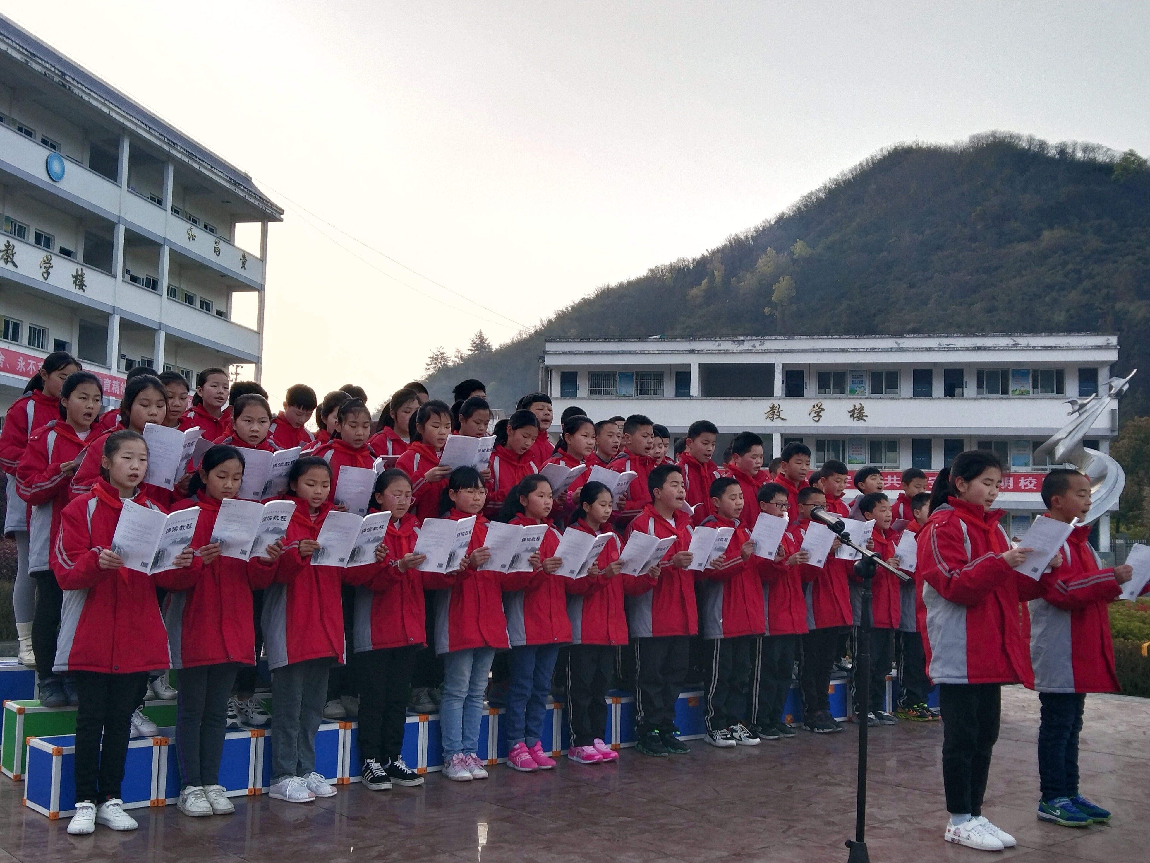深河九年一贯制学校举行经典诵读活动