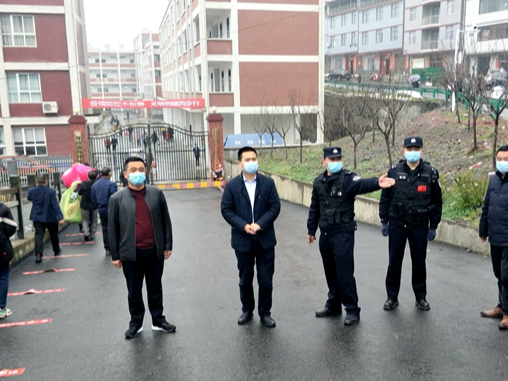竹坪乡“十个一”做好开学工作