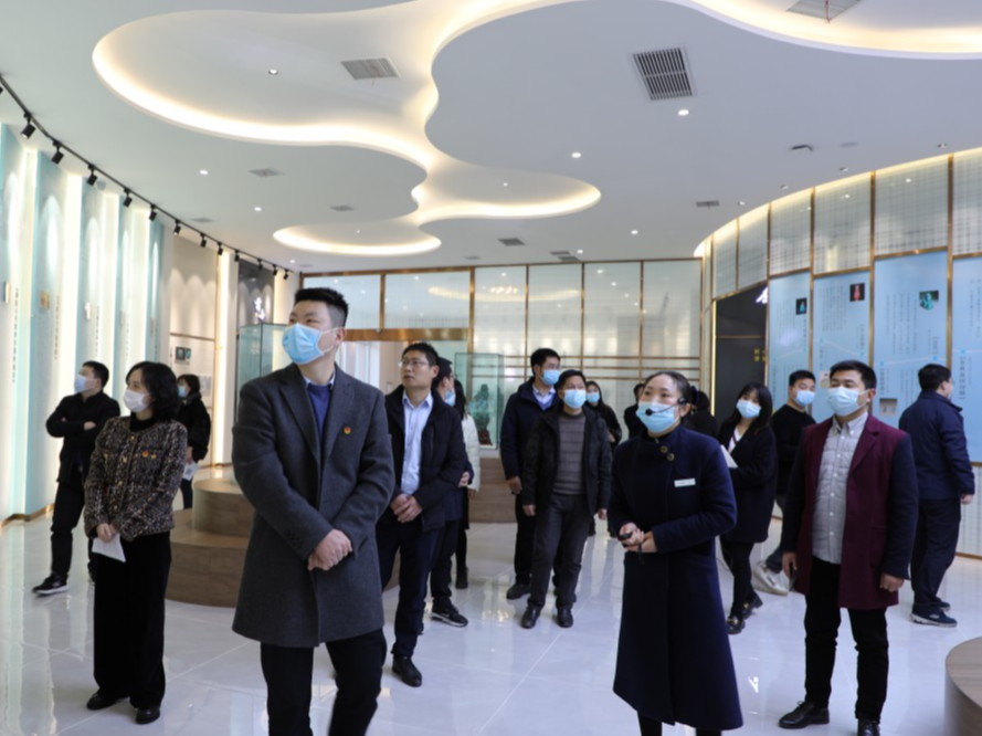 十堰市共青团重点工作现场会与会人员来竹观摩