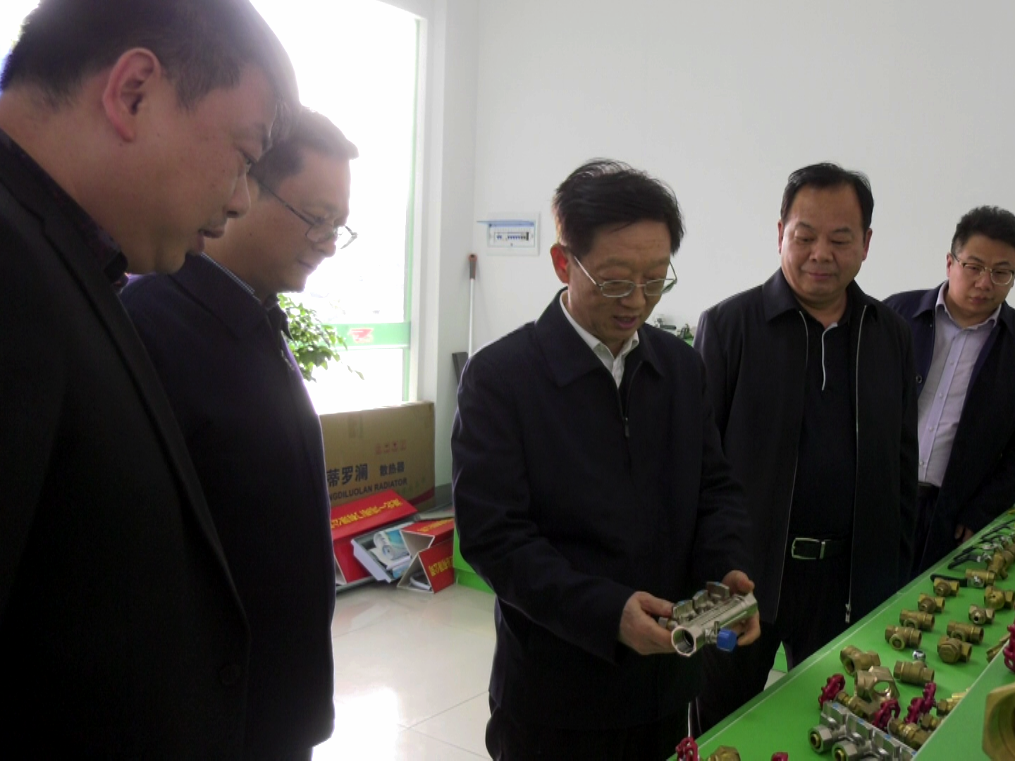 省统计局长朱慧来我县调研