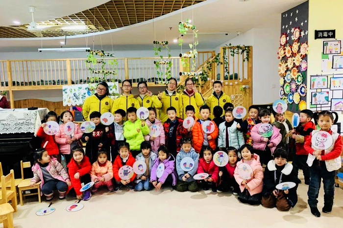 城关中心幼儿园开展“三个一”学雷锋活动
