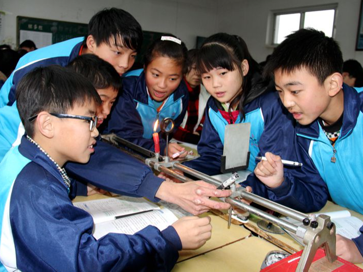 上庸镇中心学校教研强校结硕果
