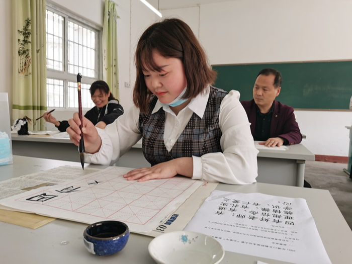 潘口乡中心学校举行教师基本功大赛