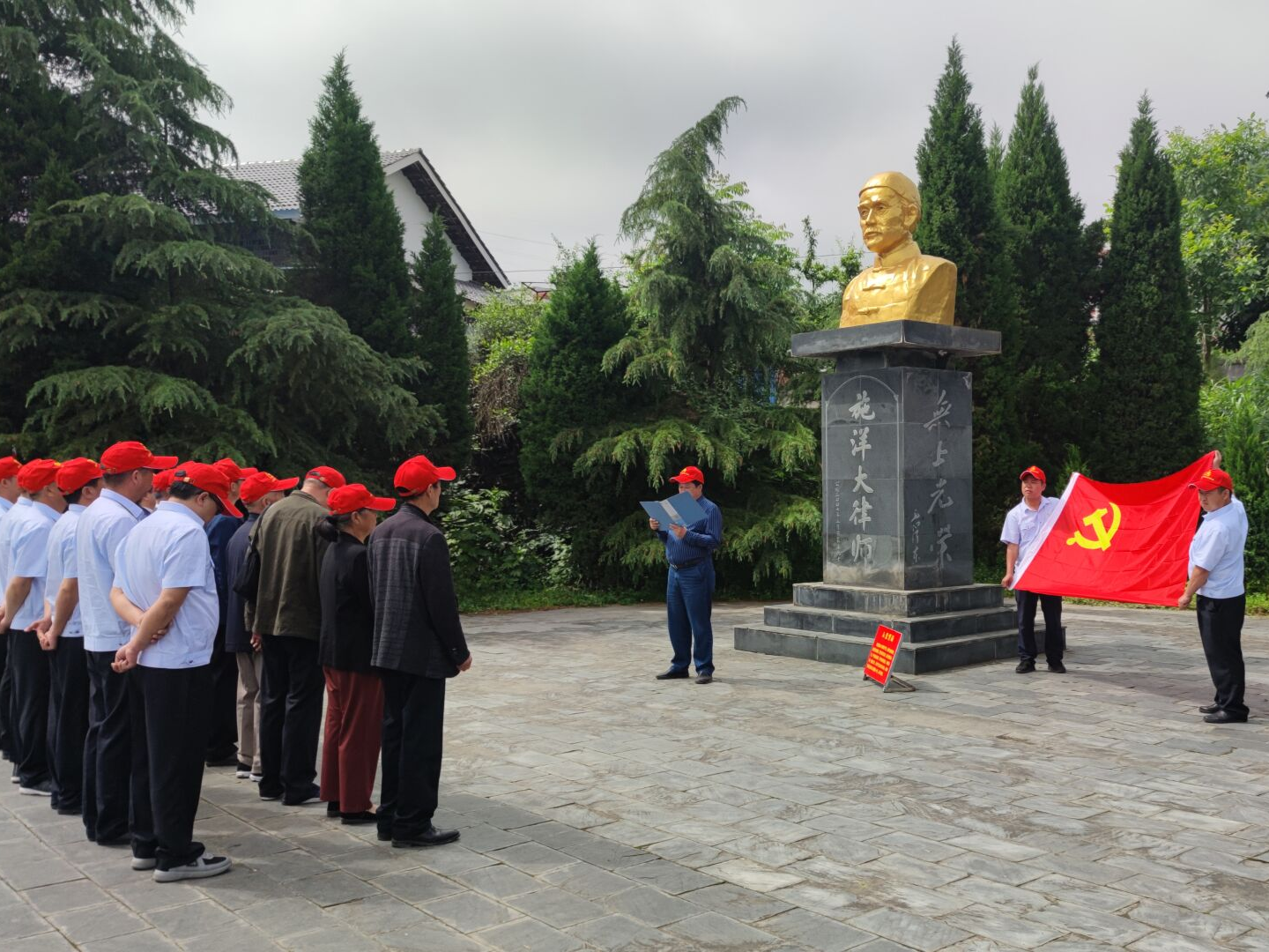 縣農(nóng)機服務(wù)中心開展“學(xué)黨史·感黨恩”實踐活動