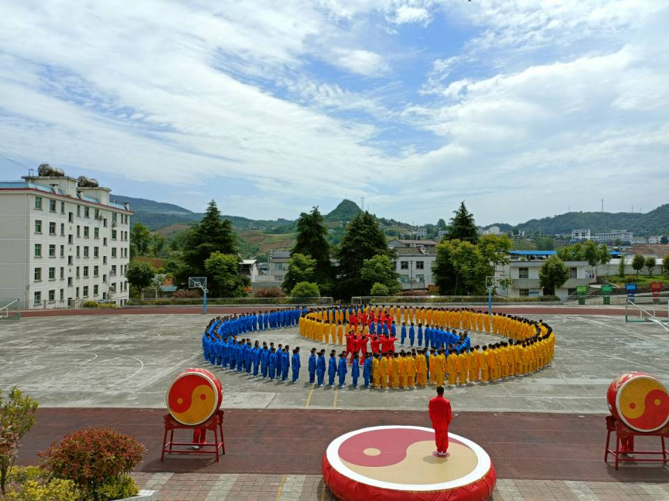擂鼓中小学生素质教育展演精彩纷呈