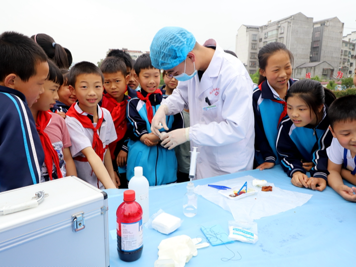 麻家渡镇九年制学校：学知识 防灾害