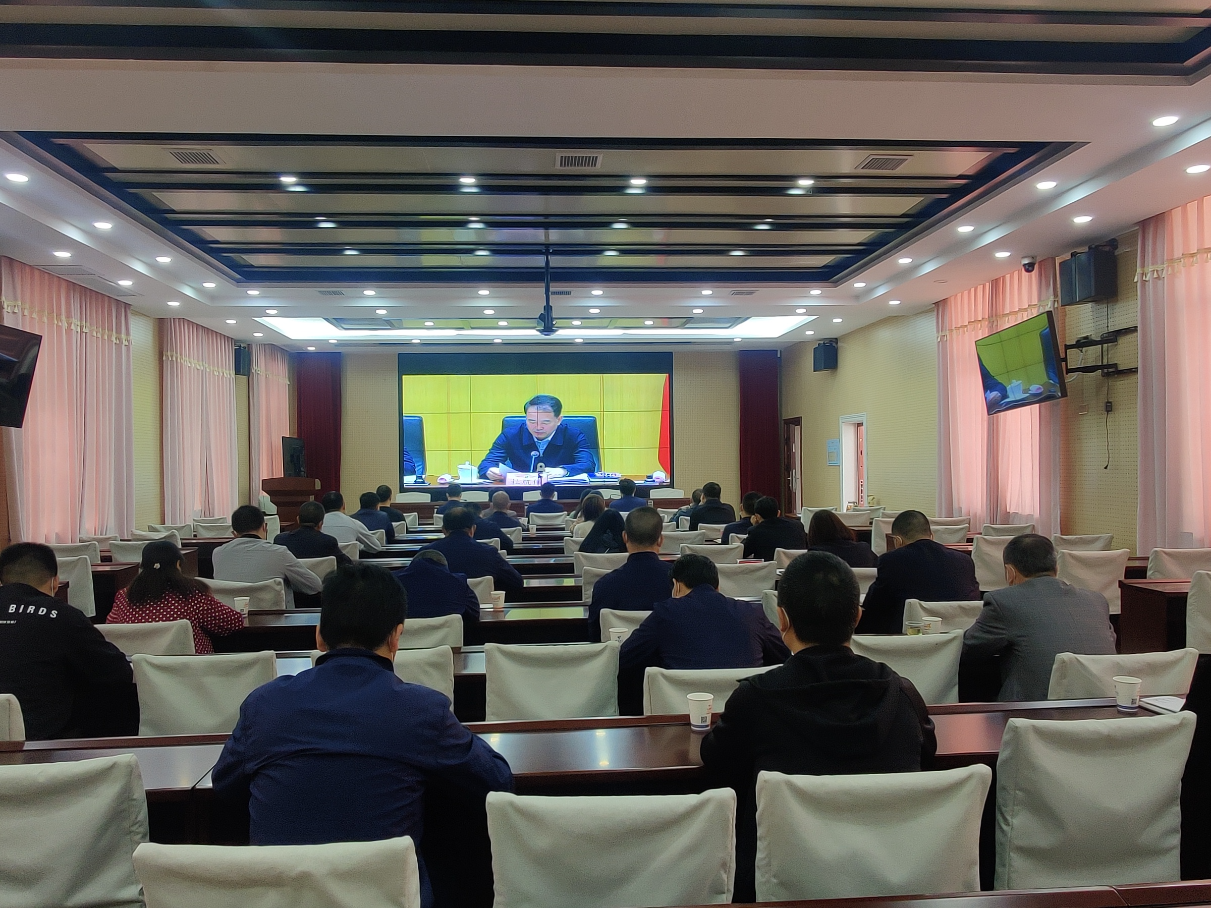 我县组织收听收看全国禁毒电视电话会