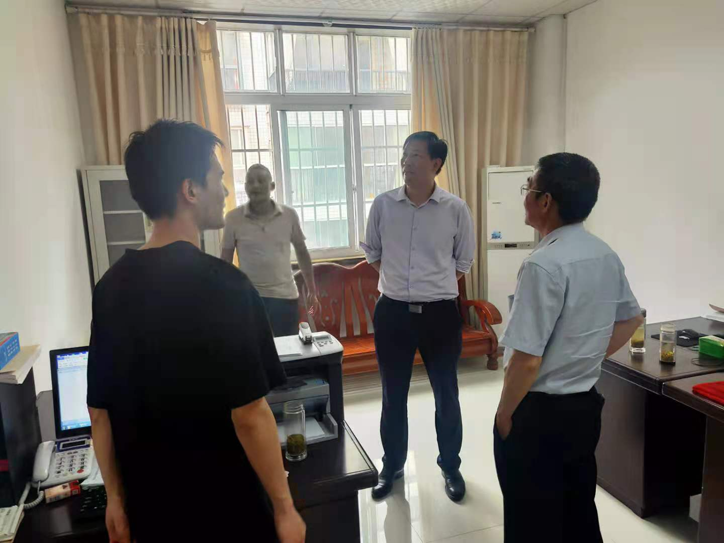 县领导检查“两违”治理工作