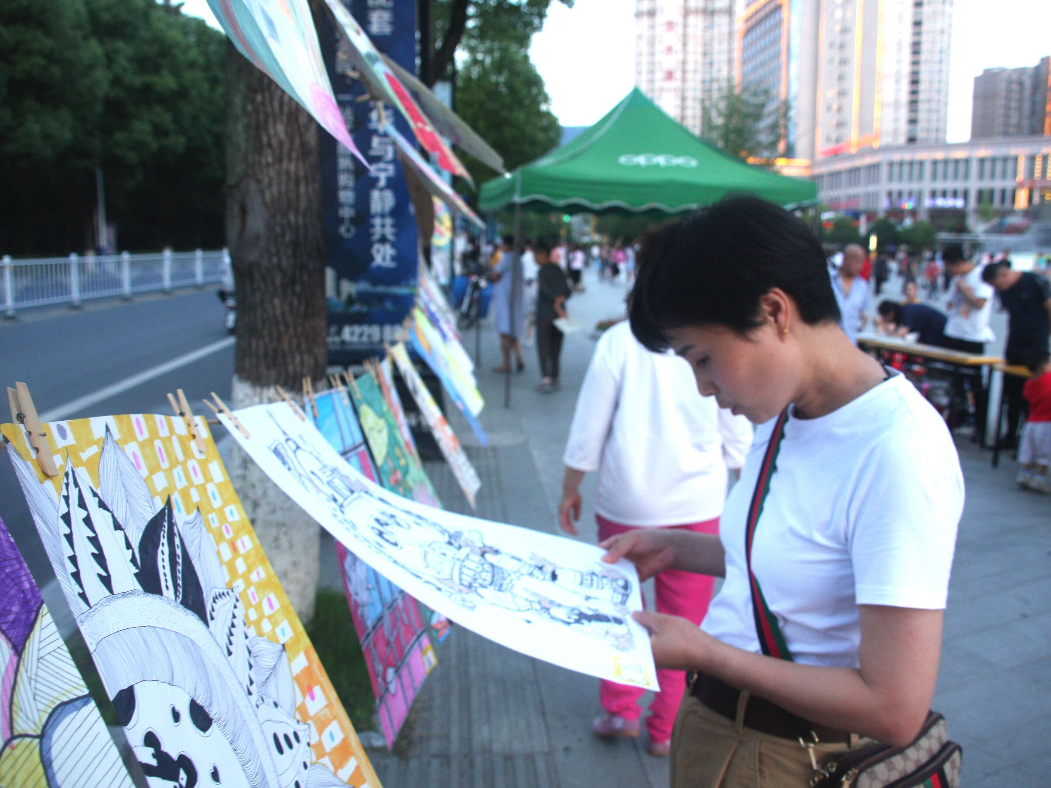 恒升小学举办首届少儿书画展