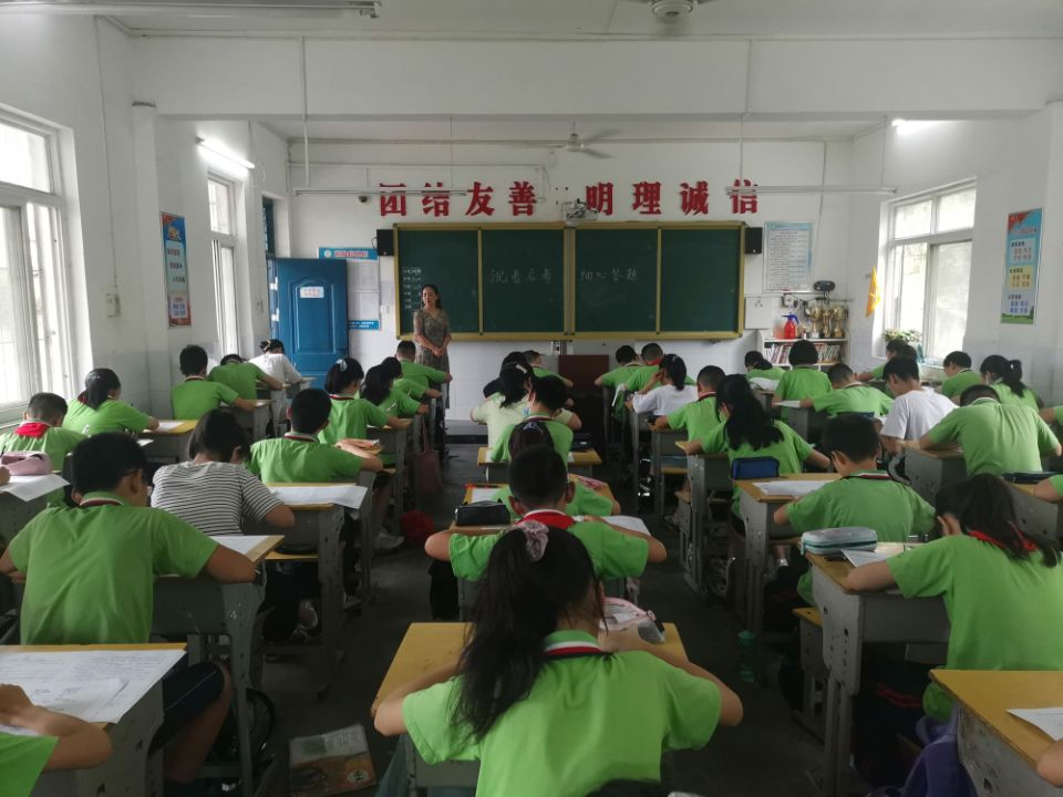 县第二实验小学牵头组织教研协作区毕业班联考