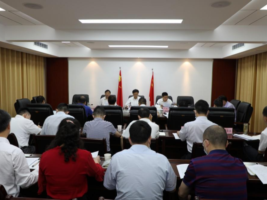 陈建平主持召开县委常委会会议