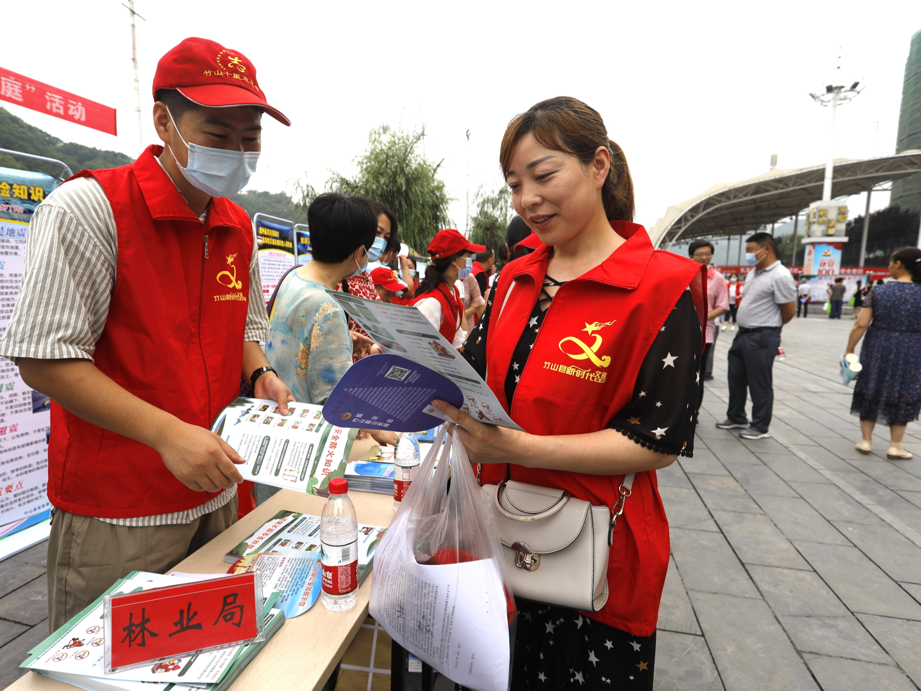 我縣開展2021年“安全生產(chǎn)咨詢?nèi)铡被顒? title=