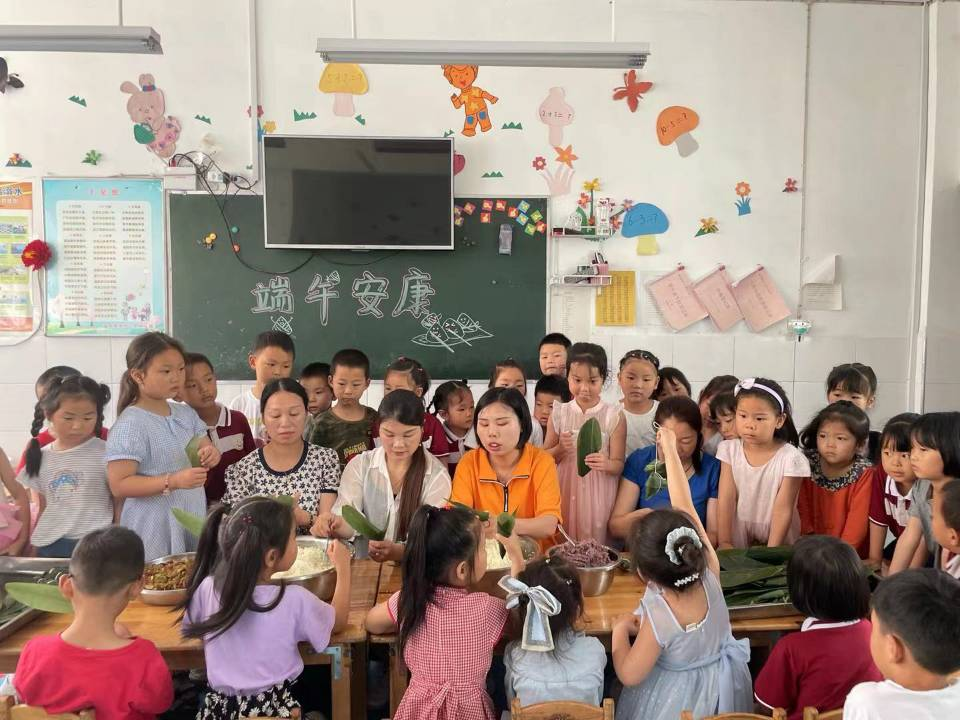 东川十星幼儿园开展端午节主题活动