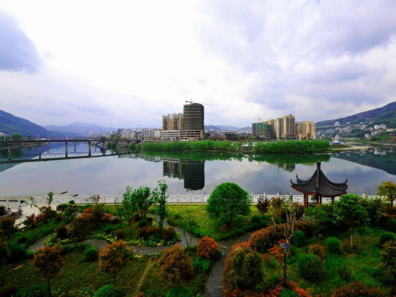 县政协召开理论学习中心组学习会议