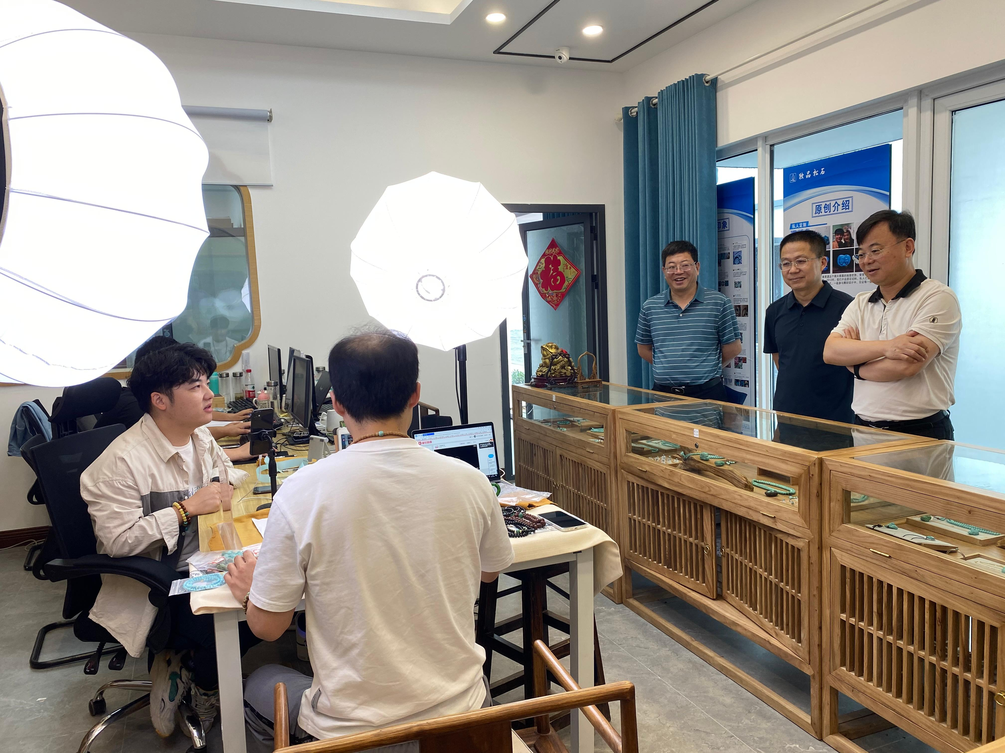 省发改委来我县调研生态产品价值实现机制