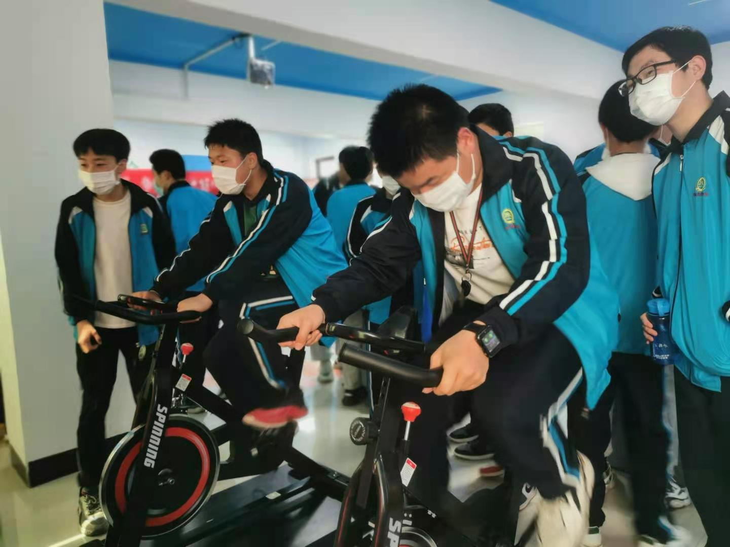 相约快乐暑假  畅享科技体验