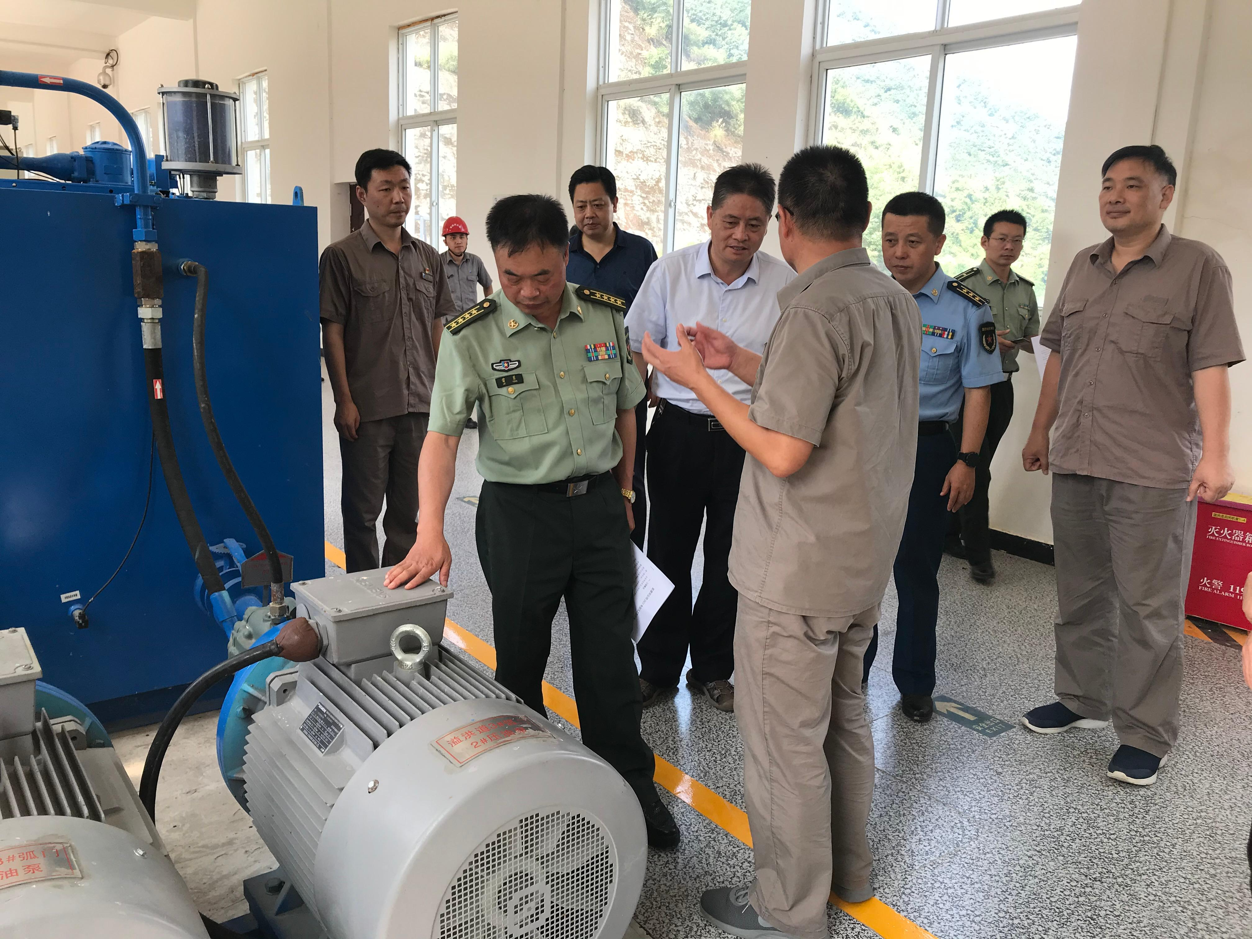 雷勇来我县检查防汛抗旱工作