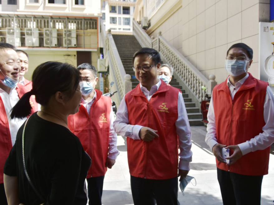 陈建平到莲花村开展志愿服务活动