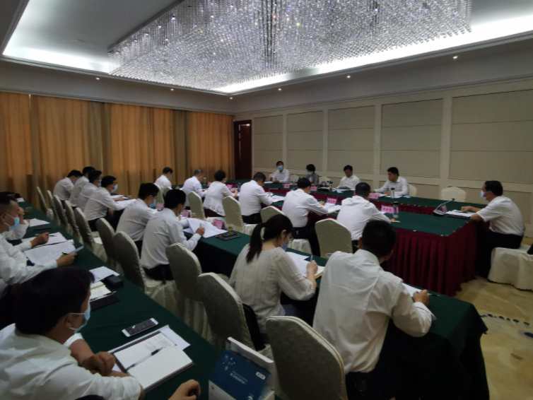 陈建平主持召开县委常委会会议