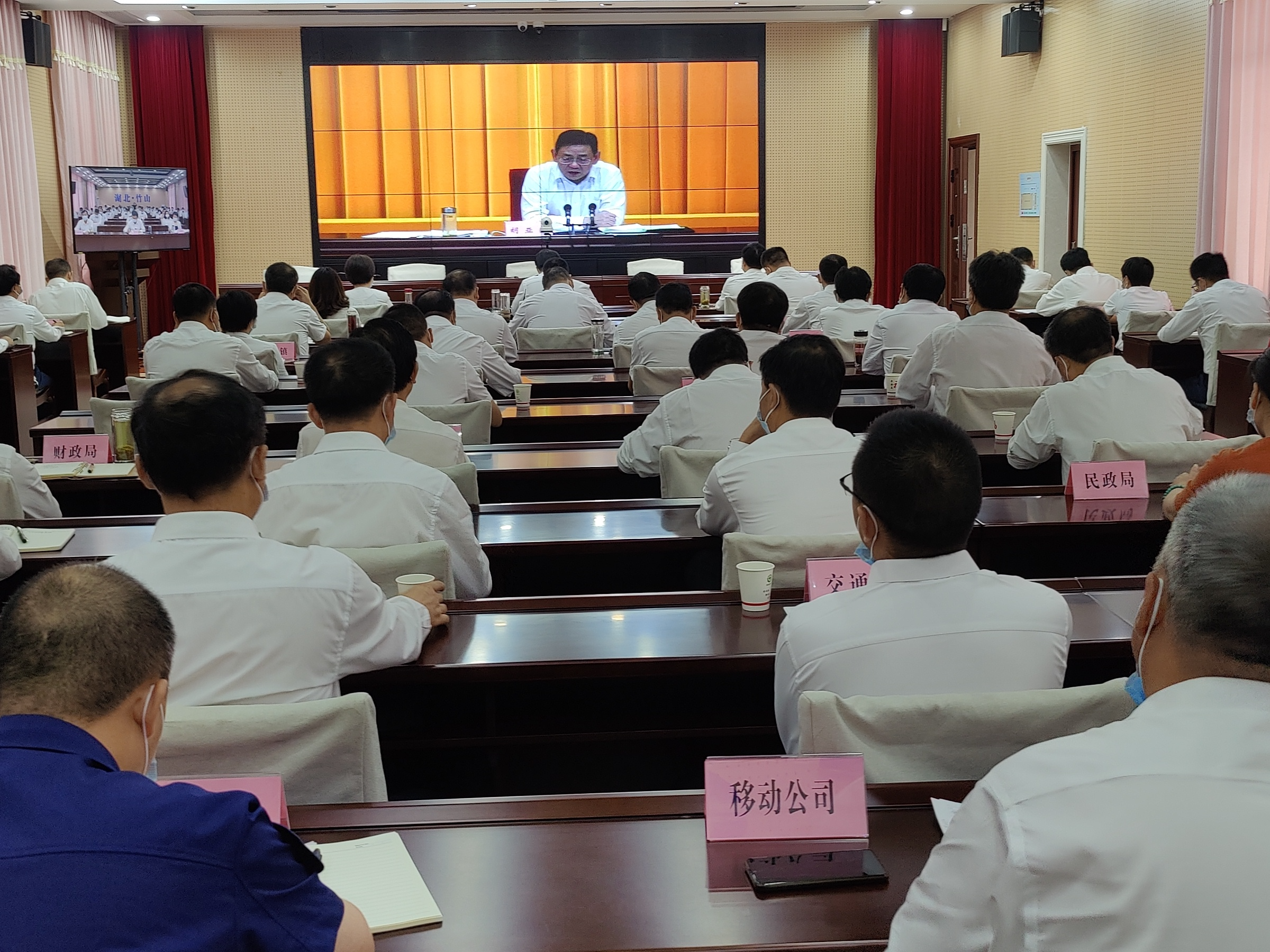 我县安排部署防汛抗旱工作