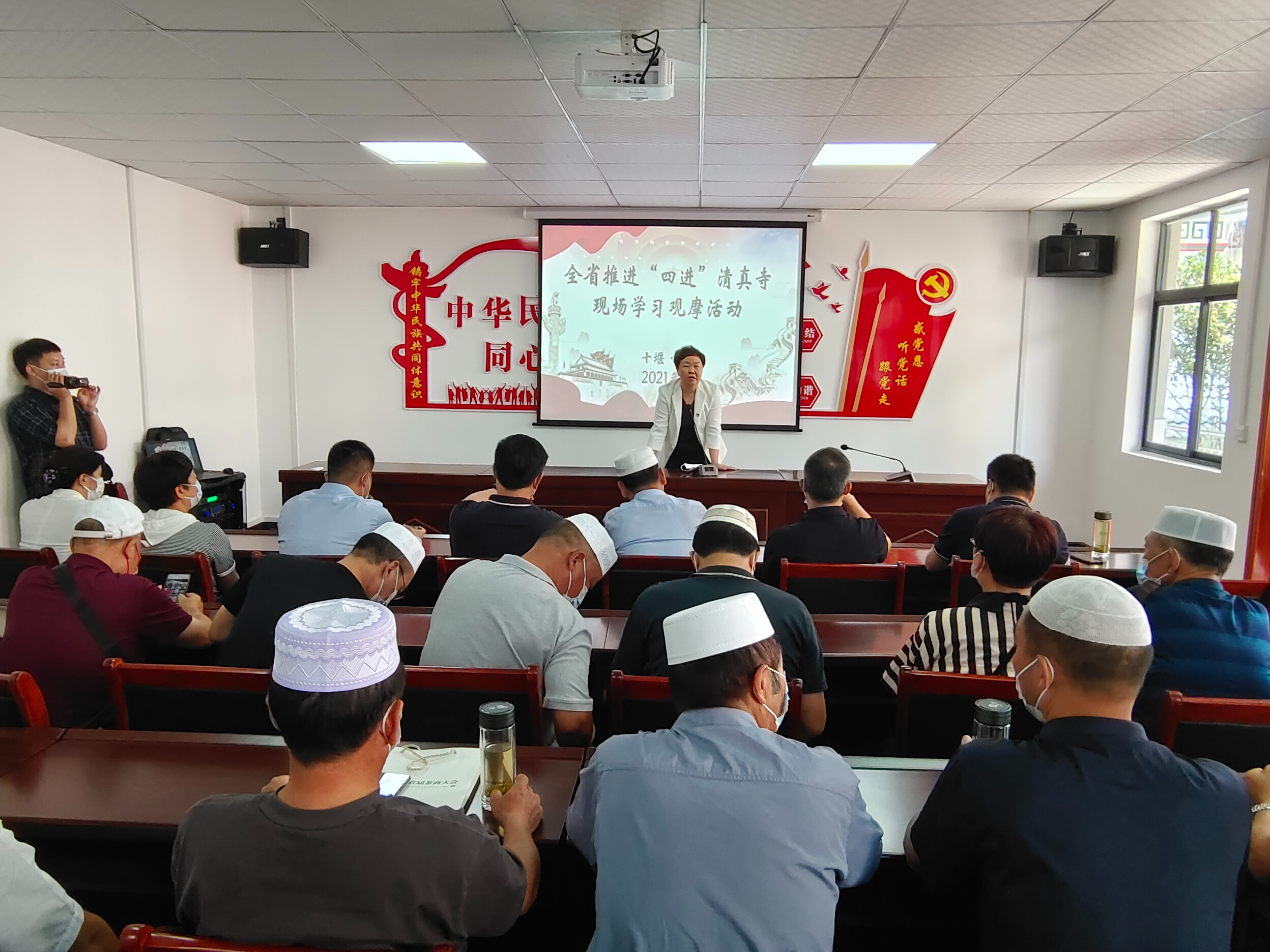 省民宗委来我县学习观摩