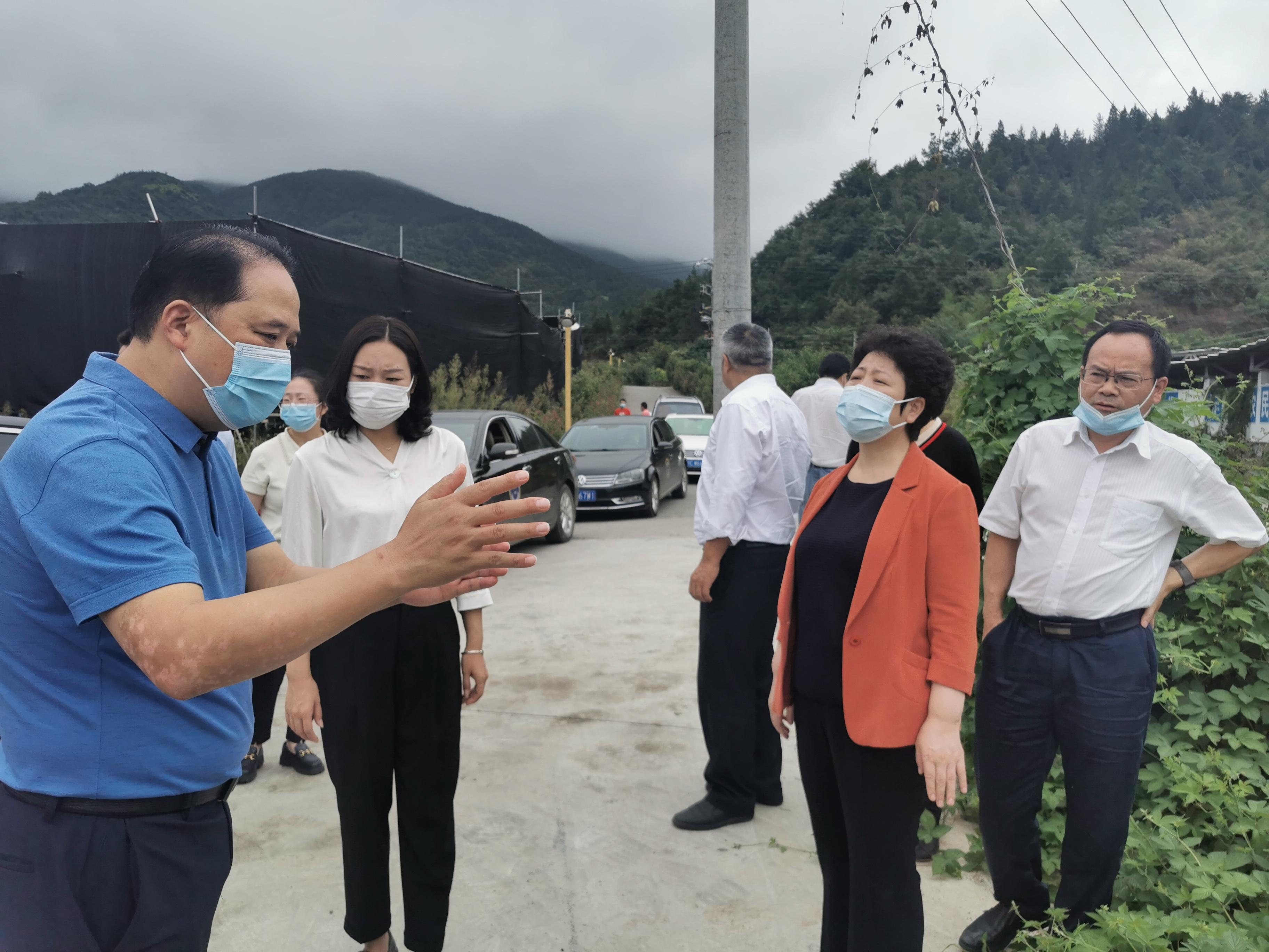 刘运梅来竹开展巡河督导防汛工作