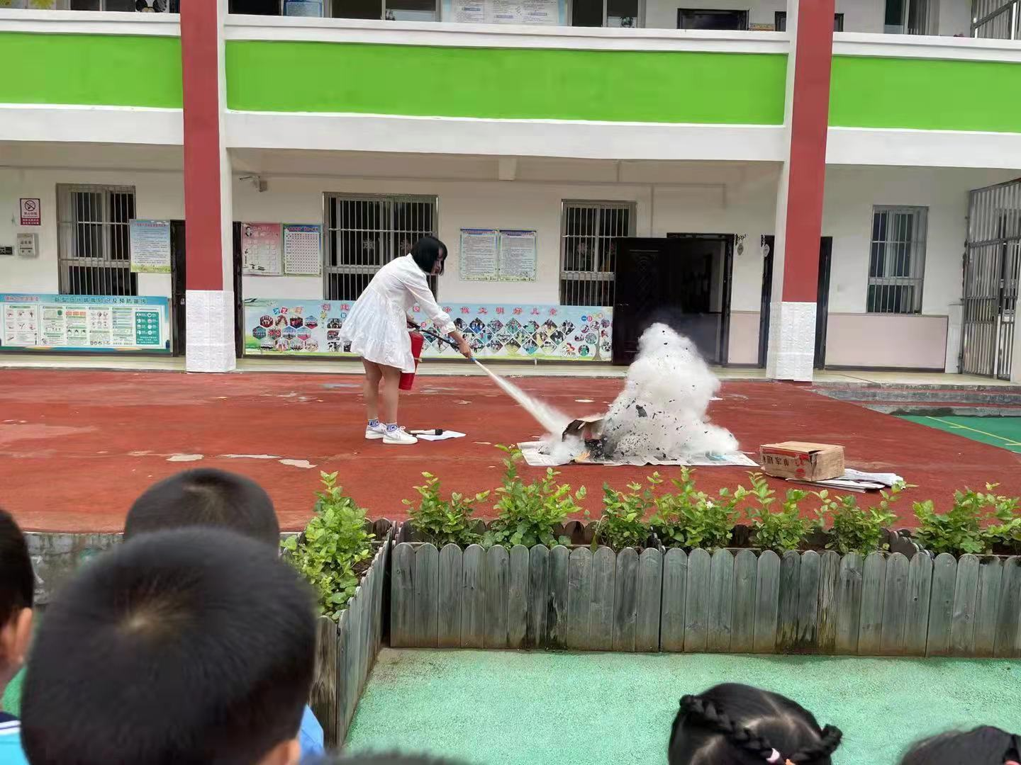 擂鼓镇护驾幼儿园开展“开学第一课”系列活动