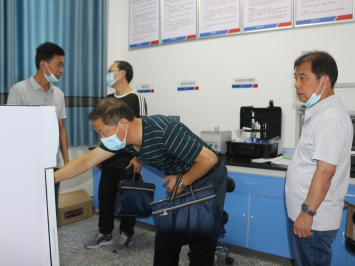 县市场监管局为溢水小学食堂把脉问诊